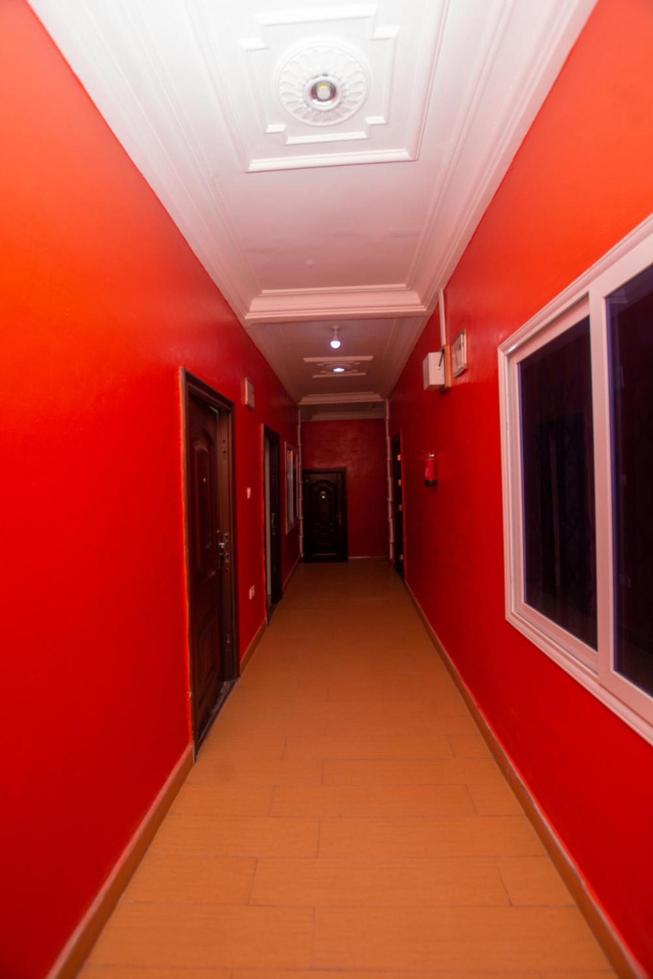 Yaa Asantewaa Inn Ejisu Extérieur photo
