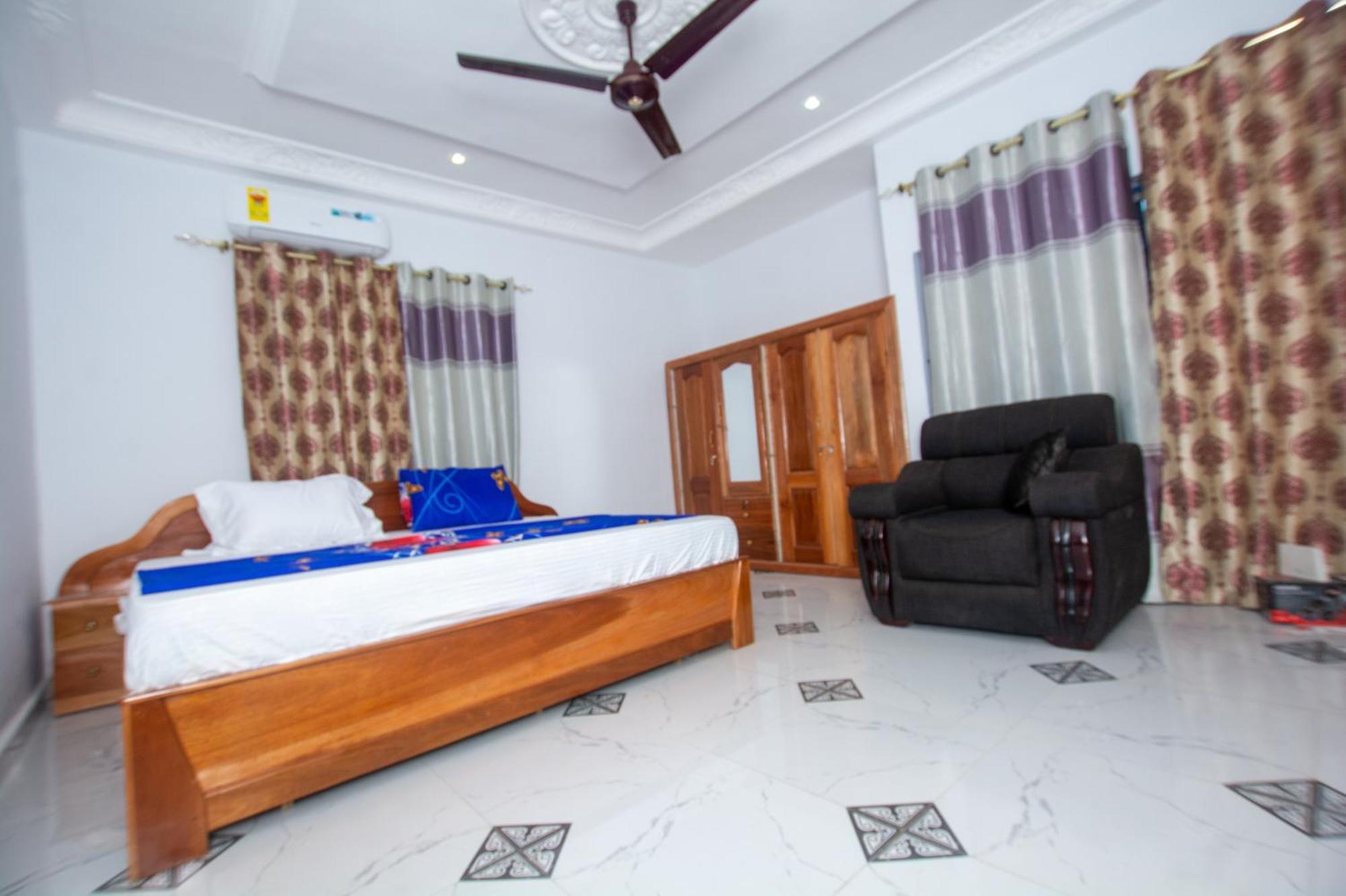 Yaa Asantewaa Inn Ejisu Extérieur photo